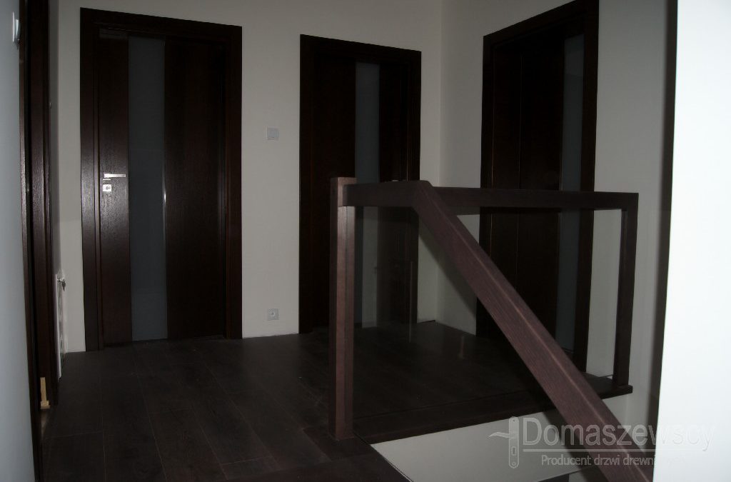 Firma Domaszewscy – producent drzwi drewnianych